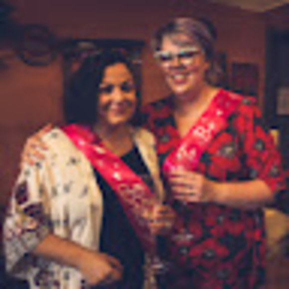 Meet your Poshers, Siobhan & Marissa - Picture 1 of 1